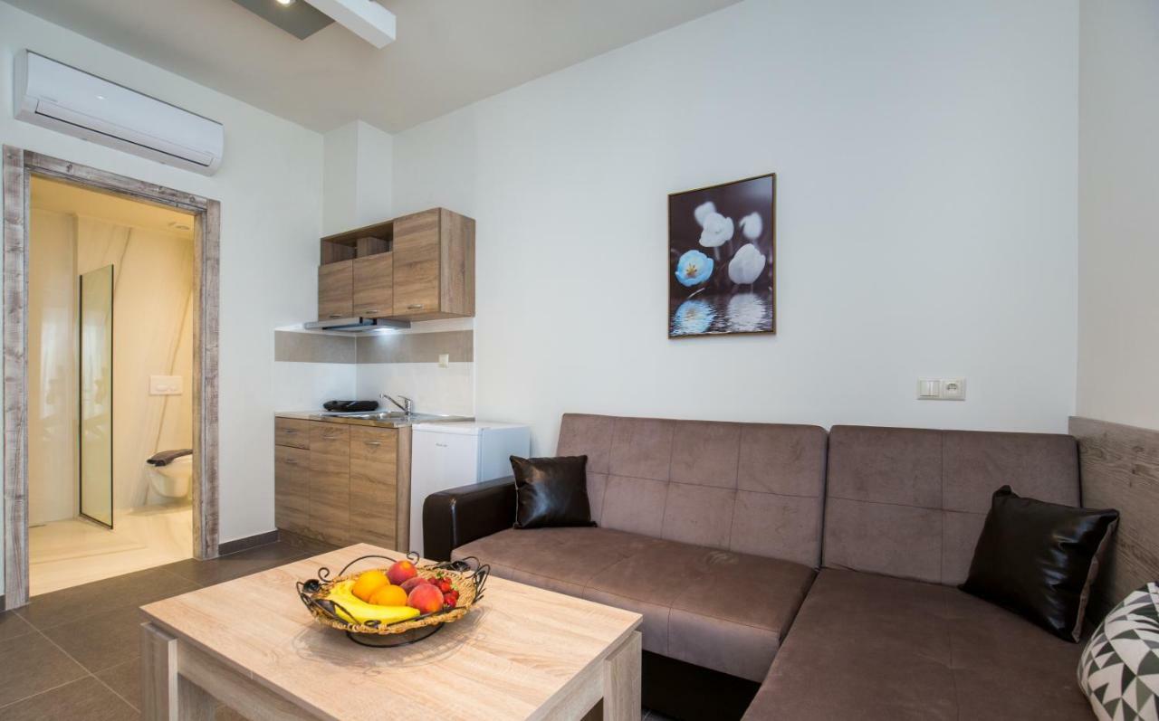 Studios & Apartments Elisabeta ลิเมนาเรีย ภายนอก รูปภาพ