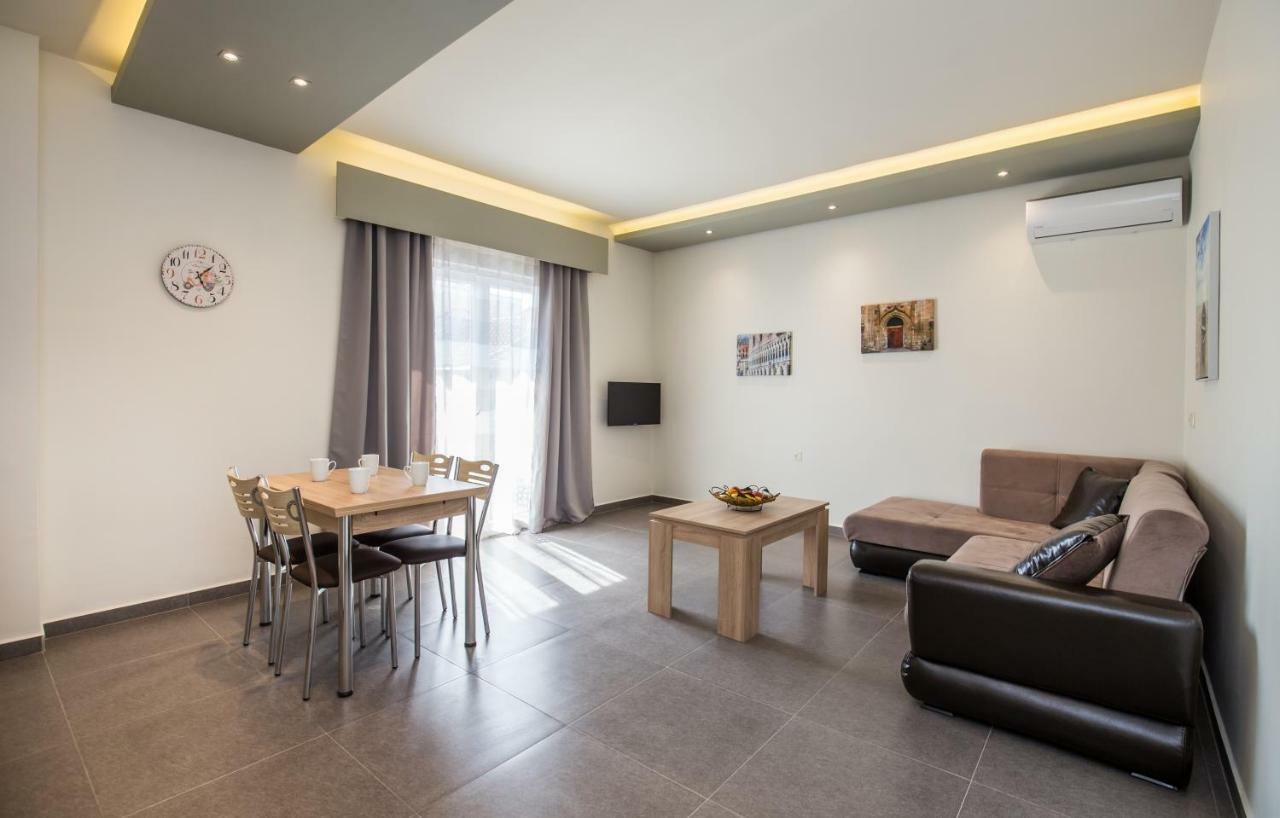 Studios & Apartments Elisabeta ลิเมนาเรีย ภายนอก รูปภาพ