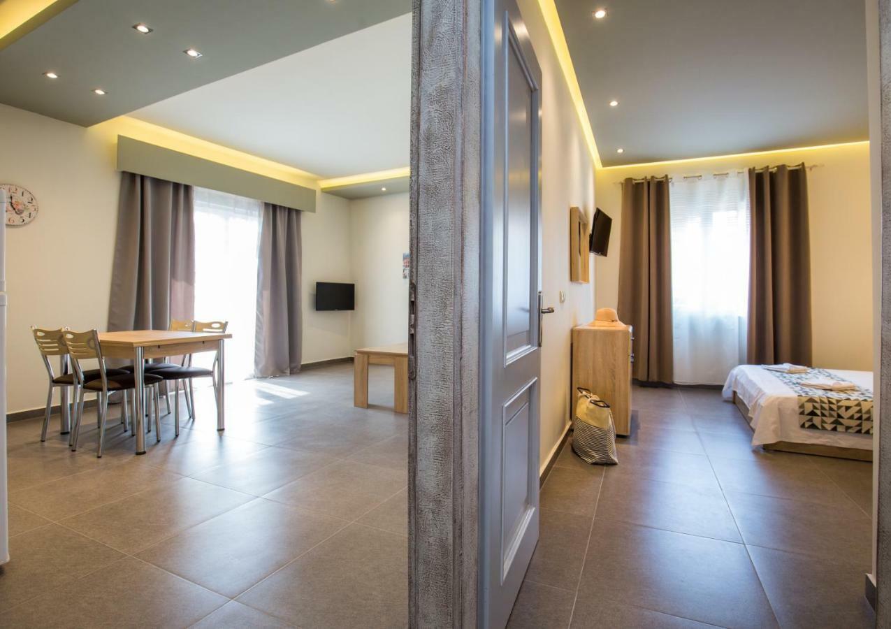 Studios & Apartments Elisabeta ลิเมนาเรีย ภายนอก รูปภาพ